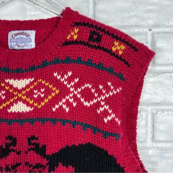 CAMBRIDGE DRY GOODS Heavy Knit Crewneck Sweater Vest | Deer - Picture 3 of 6